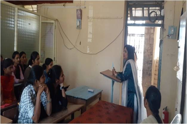  6.Miss. Apeksha Pagar, Counselor, Women counseling Center, Malegaon guiding the students on  Premarital Counseling 